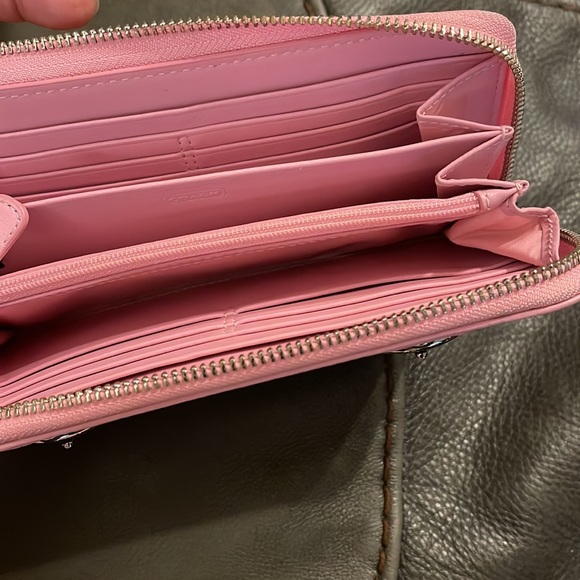 Coach wallet - Picture 2 of 2